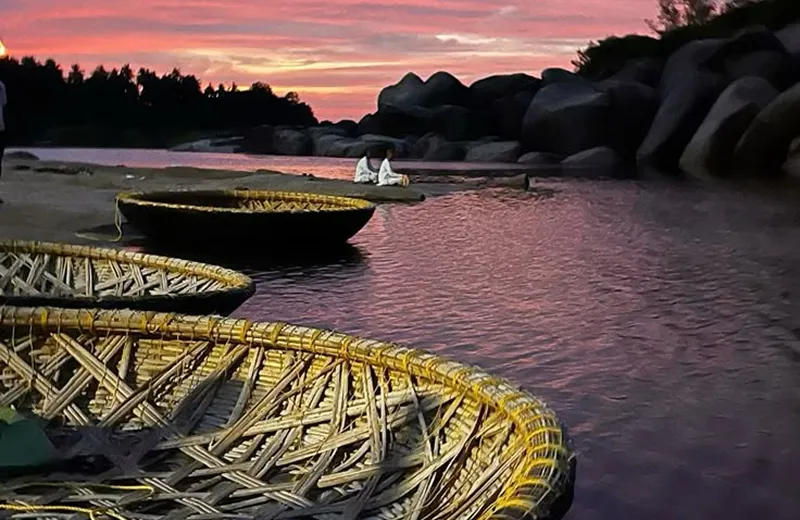 Traditional coracle round boat ride on the Kali River